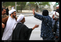 الحكم على 18 شيعيا في البحرين بالسجن بتهمة مهاجمة مركز للشرطة