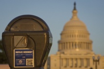 الكونغرس يرفع سقف الدين ودعوة جميع الموظفين الفدراليين للالتحاق بعملهم