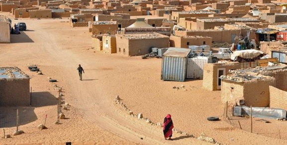 الرباط, 19-10-2013 (ا ف ب) - اجرى الموفد الخاص للامم المتحدة للصحراء الغربية كريستوفر روس الذي يقوم بجولة اقليمية في محاولة لاخراج هذا الملف من المأزق، مباحثات السبت في العيون مع شخصيات محلية مؤيدة ومناهضة للانفصال.