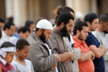 أئمة مساجد يدعون الى اقامة "صلاة الجنازة" على الحكومة التونسية