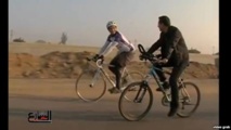الدراجة الهوائية وسيلة مواصلات منتشرة بين العمال تثير غيرة الزوجات في مصر     الدراجة الهوائية وسيلة مواصلات منتشرة بين العمال تثير غيرة الزوجات في مصر