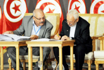 الإسلاميون والمعارضة في تونس يوقعون خارطة طريق الإسلاميون والمعارضة في تونس يوقعون خارطة طريق