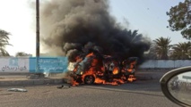 وسائل إعلام محلية قالت إن الانفجار ناجم عن عبوة ناسفة أُلصقت بالسيارة وجرى تفجيرها عن بعد (مواقع تواصل) وسائل إعلام محلية قالت إن الانفجار ناجم عن عبوة ناسفة أُلصقت بالسيارة وجرى تفجيرها عن بعد (مواقع تواصل)