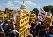 تظاهرة في البانيا ضد امكانية تدمير اسلحة كيميائية سورية على اراضيها تظاهرة في البانيا ضد امكانية تدمير اسلحة كيميائية سورية على اراضيها