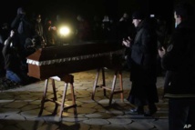 جنازة الشاب السوري تعكس أوجاع اللاجئين على الحدود البولندية جنازة الشاب السوري تعكس أوجاع اللاجئين على الحدود البولندية