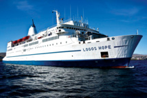 أكبر معرض عائم للكتاب في العالم يرسو بأبوظبي أكبر معرض عائم للكتاب في العالم يرسو بأبوظبي