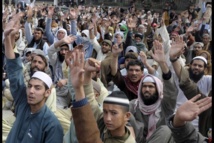 فرض حظر التجول في روالبندي بعد صدامات بين السنة والشيعة فرض حظر التجول في روالبندي بعد صدامات بين السنة والشيعة