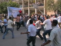 الدرك يستخدم الغاز المسيل للدموع لفض مشاجرة في محيط جامعة اردنية الدرك يستخدم الغاز المسيل للدموع لفض مشاجرة في محيط جامعة اردنية