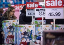 ملايين الأمريكيين يصطفون أمام المتاجر مع بدء موسم تسوق عيد الميلاد ملايين الأمريكيين يصطفون أمام المتاجر مع بدء موسم تسوق عيد الميلاد