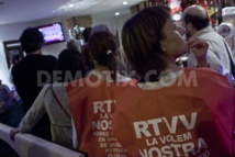 صحفيون يقاومون اغلاق قناة اقليمية في اسبانيا صحفيون يقاومون اغلاق قناة اقليمية في اسبانيا