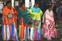 نساء من الهنود الحمر. نساء من الهنود الحمر.