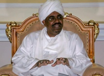 البشير يجري تعديلا على حكومته و نائب الرئيس يخسر موقعه البشير يجري تعديلا على حكومته و نائب الرئيس يخسر موقعه