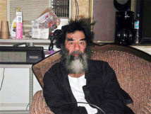 ارث صدام حسين يخيم على العراق في الذكرى العاشرة لاعتقاله