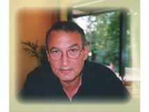 الناشط الفلسطيني اياد السراج الناشط الفلسطيني اياد السراج