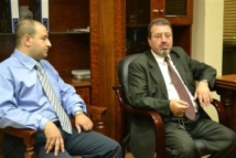 جمال الجمل علي اليمين