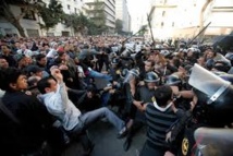 13 قتيلا في مواجهات بين الامن ومتظاهرين في عدة مدن مصرية 13 قتيلا في مواجهات بين الامن ومتظاهرين في عدة مدن مصرية