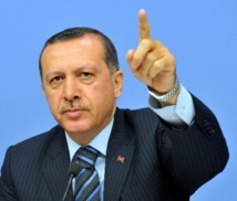 اردوغان المهدد من كل ناحية يبدو انه يتقرب الى الجيش اردوغان المهدد من كل ناحية يبدو انه يتقرب الى الجيش