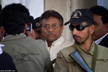 محاكمة مشرف..صدام تاريخي بين المدنيين والجيش ام محاولة الهاء؟ محاكمة مشرف..صدام تاريخي بين المدنيين والجيش ام محاولة الهاء؟