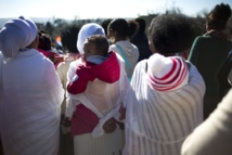 مهاجرات افريقيات واطفالهن يتظاهرون في اسرائيل ضد سياسة الهجرة مهاجرات افريقيات واطفالهن يتظاهرون في اسرائيل ضد سياسة الهجرة