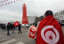 تاجيل التصويت على المشروع و اسلاميون متشددون يتظاهرون ضد دستور تونس تاجيل التصويت على المشروع و اسلاميون متشددون يتظاهرون ضد دستور تونس