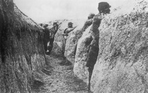 كيف "صمد" الجنود في الخنادق في الحرب العالمية؟ مؤرخون يردون كيف "صمد" الجنود في الخنادق في الحرب العالمية؟ مؤرخون يردون