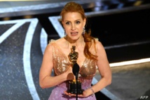 جيسيكا تشاستين الفائزة بجائزة افضل ممثلة - سوشال ميديا جيسيكا تشاستين الفائزة بجائزة افضل ممثلة - سوشال ميديا