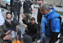 اجلاء دفعة جديدة من مدنيي حمص المحاصرة ومعارك عنيفة في حلب اجلاء دفعة جديدة من مدنيي حمص المحاصرة ومعارك عنيفة في حلب