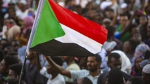 السودان.. هل تتسم مواقف حزب "الأمة القومي" بالضبابية؟