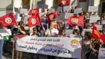 وقفة احتجاجية لجمعيات نسوية من مكتب المرأة في اتحاد الشغل "دفاعا عن الحريات
