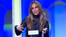 تكريم جنيفر لوبيز في حفل للمثليين جنسيا