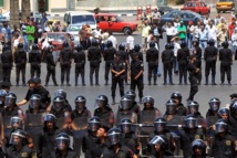 رجال الشرطة في مصر يعيشون اليوم في خوف بعد ان كان الجميع يهابهم