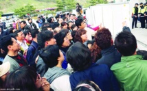 اهالي الطلاب المفقودين في غرق العبارة في كوريا الجنوبية يهاجمون الحكومة