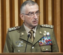 الرئيس السابق للجنة العسكرية للاتحاد الأوروبي، الجنرال كلاوديو غراتسيانو - اكي الرئيس السابق للجنة العسكرية للاتحاد الأوروبي، الجنرال كلاوديو غراتسيانو - اكي