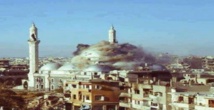 اهالي حمص يعودون الى مدينتهم القديمة لتفقد منازلهم المدمرة اهالي حمص يعودون الى مدينتهم القديمة لتفقد منازلهم المدمرة