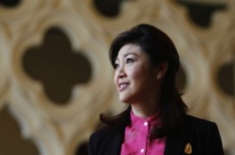 الجيش التايلاندي يعتقل رئيسة الوزراء السابقة ينغلاك شيناواترا الجيش التايلاندي يعتقل رئيسة الوزراء السابقة ينغلاك شيناواترا