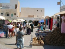 التونسيون في حالة خوف من ارتفاع وتيرة الأسعار وخطر رفع الدعم