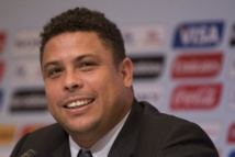 لاعب كرة القدم البرازيلي السابق رونالدو