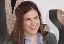 ابنة بروس ويليس تنشر صورا عارية احتجاجا على سياسات موقع "إينستاجرام"