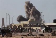 اللواء حفتر يقصف مواقع الاسلاميين جوا في بنغازي، والقاعدة تتوعده اللواء حفتر يقصف مواقع الاسلاميين جوا في بنغازي، والقاعدة تتوعده