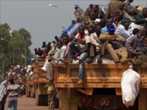 فرار الاف المسلمين من العنف في بورما مع تزايد الاساءات فرار الاف المسلمين من العنف في بورما مع تزايد الاساءات