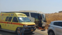 إصابة 7 إسرائيليين في استهداف حافلة شمال شرقي الضفة