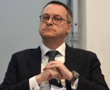 رئيس اتحاد الصناعيين الايطاليين (كونفيندوستريا)، كارلو بونومي- اكي رئيس اتحاد الصناعيين الايطاليين (كونفيندوستريا)، كارلو بونومي- اكي