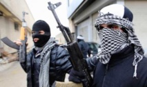 مسلحون يهاجمون اكبر مصفاة نفط في العراق والقوات الحكومية تتقدم في تلعفر