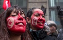 تونسيون يتظاهرون احتجاجا على قيام اب بحرق ابنته حية