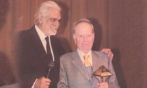 شيخ المنتجين العرب نادر الاتاسي مع عمر الشريف شيخ المنتجين العرب نادر الاتاسي مع عمر الشريف