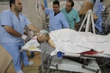في مستشفى الشفاء في غزة حرب من نوع آخر يخوضها الطاقم الطبي والمرضى في مستشفى الشفاء في غزة حرب من نوع آخر يخوضها الطاقم الطبي والمرضى