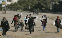 الاف الفلسطينيين في غزة يغادرون بيوتهم خشية تجدد القصف الاسرائيلي الاف الفلسطينيين في غزة يغادرون بيوتهم خشية تجدد القصف الاسرائيلي