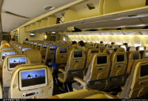 معركة حول كل سنتيمتر على متن الطائرات في الدرجة السياحية معركة حول كل سنتيمتر على متن الطائرات في الدرجة السياحية