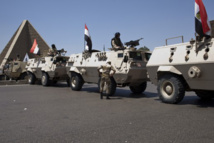 11 قتيلا من الشرطة المصرية في هجوم بعبوة ناسفة في شمال سيناء 11 قتيلا من الشرطة المصرية في هجوم بعبوة ناسفة في شمال سيناء