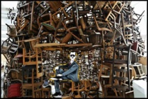 القانون /42/ يعزز من سلطة النظام ويقوض صلاحيات الإدارة المحلية القانون /42/ يعزز من سلطة النظام ويقوض صلاحيات الإدارة المحلية